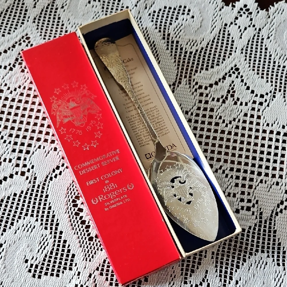 VTG 1976 Commemorative Dessert Server First Colony Rogers Silverplate Oneida Ltd